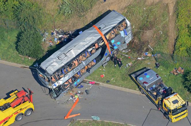 Wypadek polskiego autokaru w Niemczech obok Drezna. NIE ŻYJE 9 osób, około 40 rannych