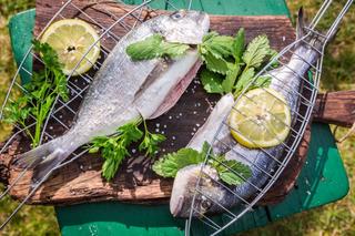 Ryba z grilla (dowolna) - jak grillować rybę - proste zasady krok po kroku
