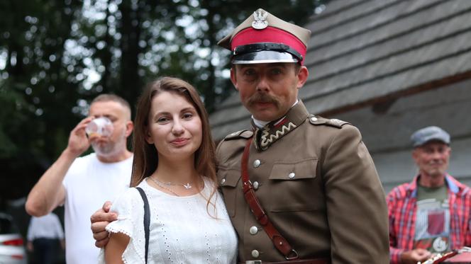 Wirują warkocze i wstążeczki. Tak bawili się lublinianie na potańcówce w skansenie!