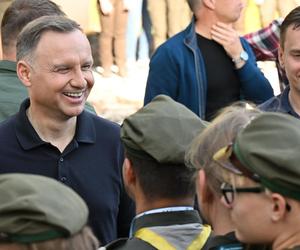 Prezydent Andrzej Duda i Pierwsza Dama sadzili drzewa w Suchedniowie