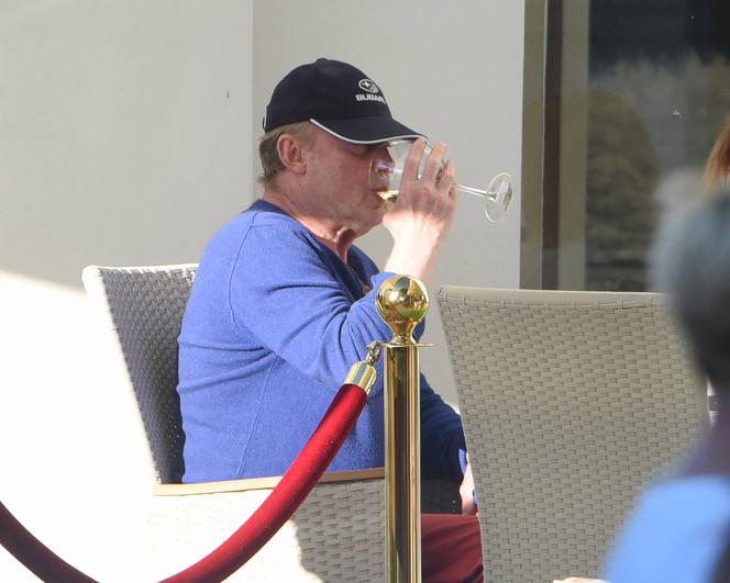 Te trunki piją gwiazdy