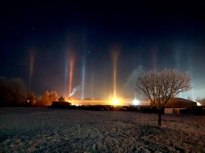 Starachowice jak Skandynawia! Niesamowite słupy świetlne sfotografowane [ZDJĘCIA]