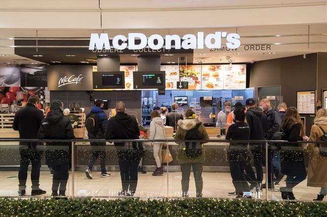 McDonald's 3 maja 2022 - czy jest otwarty? Od której do której czynna restauracja?