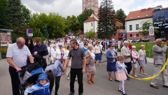 Boże Ciało 2025. Tysiące osób uczestniczyło w olsztyńskich procesjach