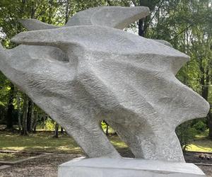 Zabytkowa rzeźba w Rudzie Śląskiej została odnowiona