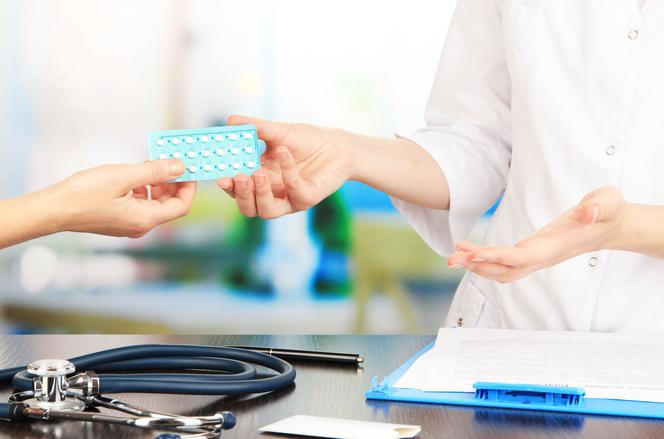 Antykoncepcja doustna: co Polki o niej wiedzą i dlaczego ją wybierają? [Wyniki raportu]