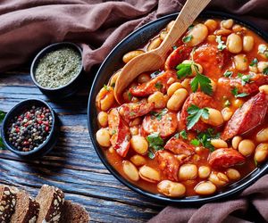 Fasola po bretońsku na szybko. Wspomoże serce i mózg