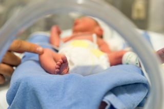 Ciało Adriany utrzymywano 4 miesiące po śmierci, bo była w ciąży. Dziecko walczy