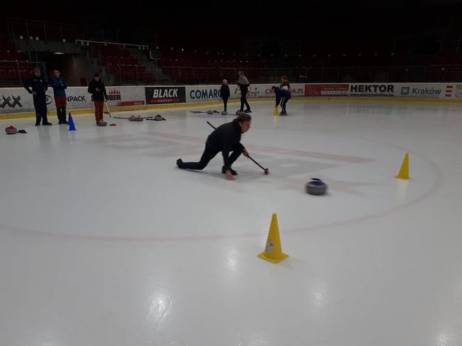 Spróbuj swoich sił i przyjdź na otwarty trening curlingu! 