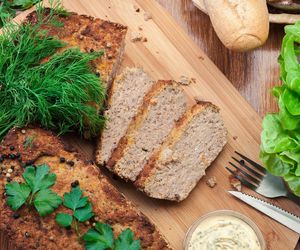 Domowy pasztet wieprzowy z wątróbką – pachnie świętami i smakuje jak u babci!