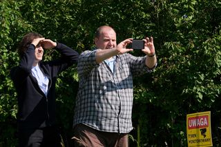 M jak miłość odc. 1894. Tadeusz (Bartłomiej Nowosielski), ksiądz Grzegorz (Paweł Janyst)