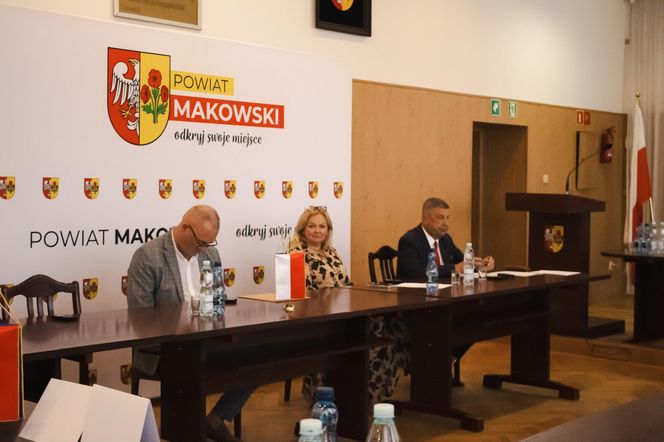 Powiat makowski ma... nowego króla. Radni intronizowali Jezusa. "Zawierzamy mu nasze codzienne sprawy"