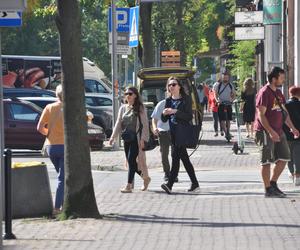 Złota polska jesień w Kielcach. Pogoda dopisuje spacerującym