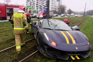 Ferrari rozbite w Łodzi. WIDEO z miejsca zdarzenia. Ubezpieczyciel nie pokryje szkód