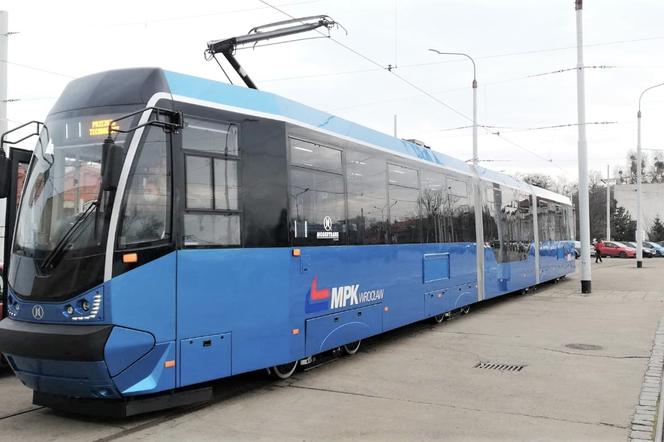Nowy, niebieski tramwaj MPK Wrocław