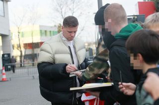 Reprezentanci przyjechali na zgrupowanie! Szczęsny zrobił olbrzymią furorę, kurtka za grube tysiące!