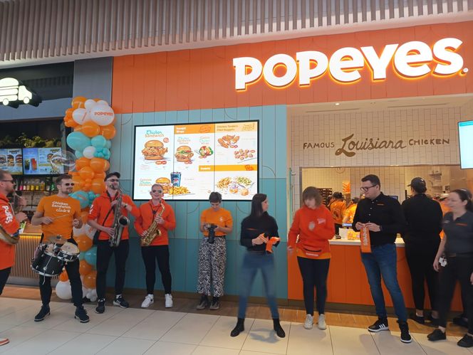 Kolejka czekała od 5 rano. Byliśmy na otwarciu Popeyes w Gdyni 