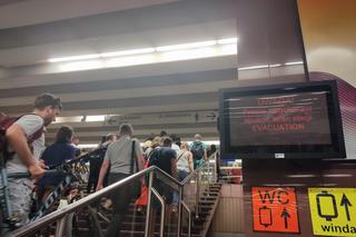 Tak wyglądała ewakuacja warszawskiego metra