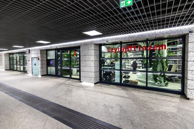 Metroteka – biblioteka na stacji metra M2 Kondratowicza w Warszawie