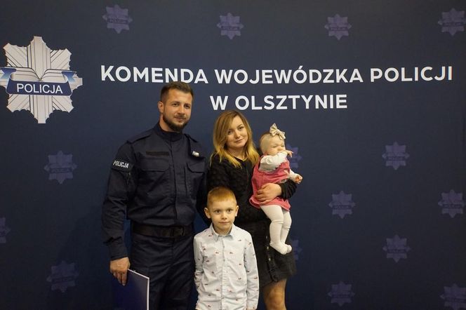 Nowi policjanci wypowiedzieli słowa przysięgi. Na Warmii i Mazurach rekrutacja wciąż trwa [ZDJĘCIA]