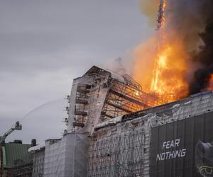 Nasze Notre Dame w ogniu! Runęła wieża! 400 lat dziedzictwa w płomieniach 
