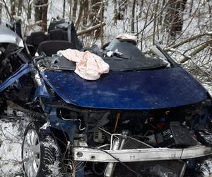Koszmarny wypadek pod Zawierciem! Nie żyje 31-latka. Dziecko w szpitalu w Katowicach