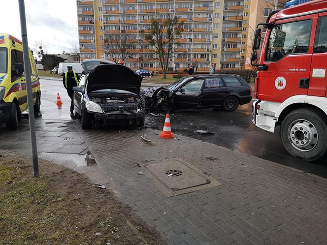 Zderzenie dwóch samochodów na skrzyżowaniu Brzozowej z Bielicką! [ZDJĘCIA]