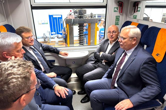 PKP Intercity odbiera zmodernizowane wagony z polskiej fabryki . Gdzie trafią? 