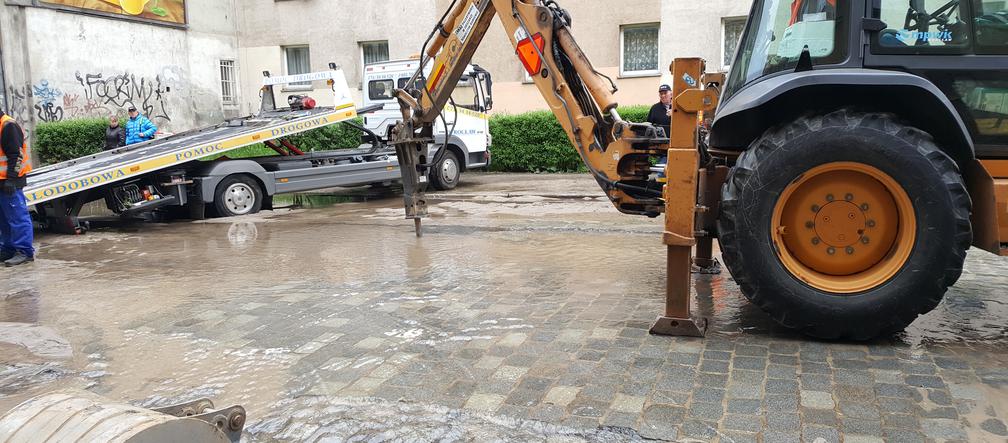 Awaria wodociągowa na Komuny Paryskiej