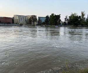 Wrocław szykuje się na powódź. W centrum wszędzie leżą worki z piaskiem