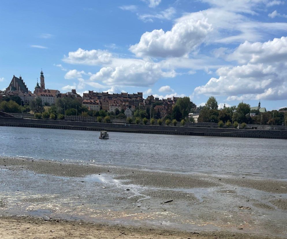 Dramatyczna sytuacja na Wiśle w Warszawie. Znów zanotowano rekordowo niski stan wody