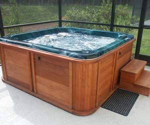 Jacuzzi na taras i do ogrodu. Zobacz modne modele