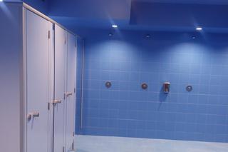 Remont w Aquasferze zakończony. Tak wyglądają teraz szatnie! [ZDJĘCIA]