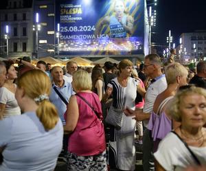 Potańcówka przed Teatrem Śląskim w Katowicach