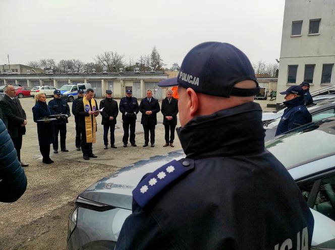 Policjanci z powiatu piotrkowskiego otrzymali nowe radiowozy