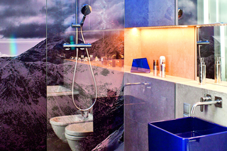  Designerska łazienka: nowoczesna aranżacja łazienki. Fototapeta i kolor