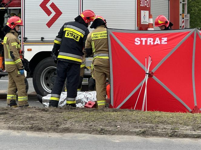 Wymusił pierwszeństwo, był wycinany z auta. Z minuty na minutę coraz gorzej się czuł