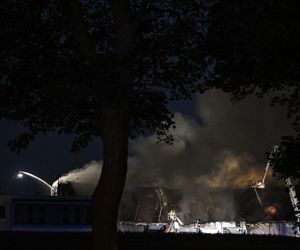 Pożar akumulatorowni na poddaszu zakładu przetwórstwa drobiu w Kawle