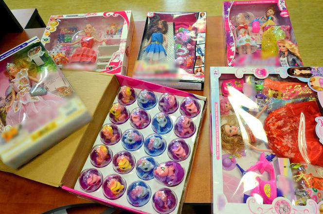 Trzeba zniszczyć lalki i figurki zwierząt. Te zabawki mogły powodować astmę 