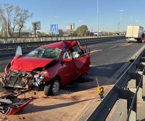 Śmiertelny wypadek na S8! Jedna osoba nie żyje po zderzeniu trzech ciężarówek 