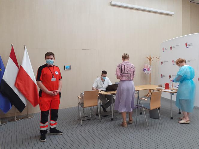 Akcja szczepienia w Urzędzie Marszałkowskim w Toruniu