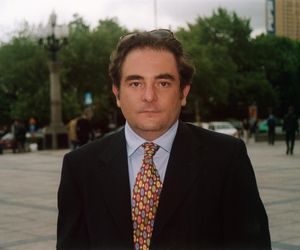 Robert Makłowicz kończy 62 lata. Mało kto wie, że na własnym ślubie nic nie rozumiał. Ujawniamy tajemnice słynnego kucharza