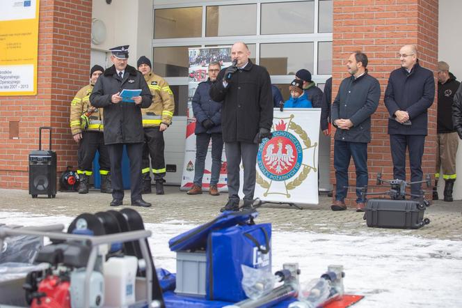 Strażacy otrzymali drony i narzędzia hydrauliczne