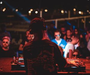DJ z przyjęć urodzinowych oskarżony o czyny seksualne wobec nastolatek