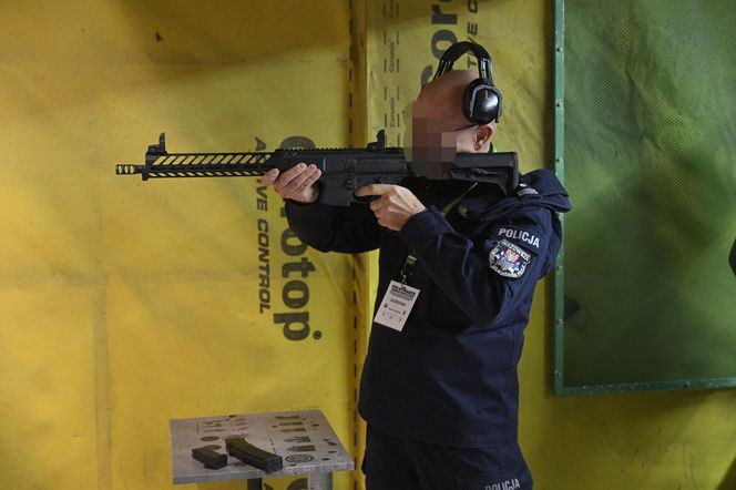 Zawody strzeleckie w Warszawie. Z bronią weterani, funkcjonariusze i żołnierze