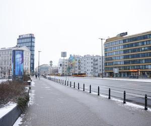 Puste ulice w Warszawie - zdjęcia. Stolica opustoszała na ferie zimowe