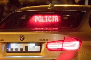 Nieoznakowane radiowozy policji - jak je rozpoznać? Cenna wskazówka