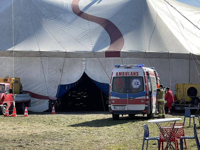 Pruszków: Wypadek w cyrku. Akrobaci trafili do szpitala 