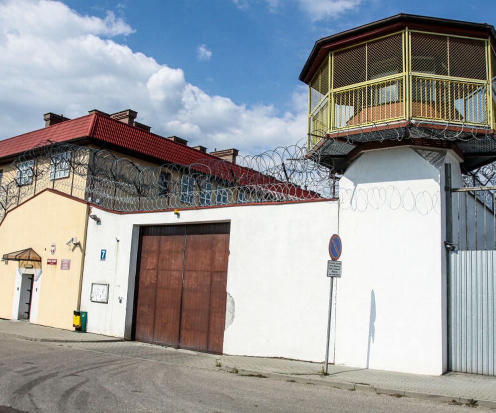 Nowe informacje o więzieniu w Barczewie Oddał mocz w pomieszczeniu. Funkcjonariusze poniżyli kontrolera?