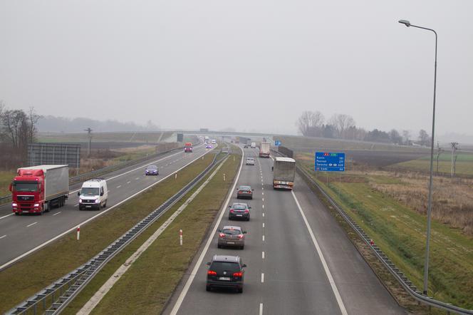 Kierowca uderzył w bariery na autostradzie (zdj. ilustracyjne)